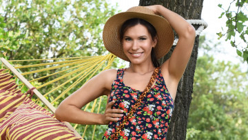 Картинка suzanna+a девушки -unsort+ брюнетки темноволосые красотка брюнетка модель шляпа девушка suzanna a взгляд макияж красавица стройная поза