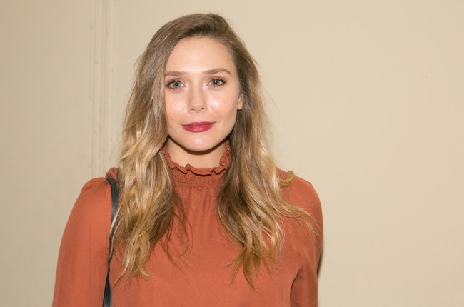 Обои картинки фото девушки, elizabeth olsen, свитер, блондинка, актриса