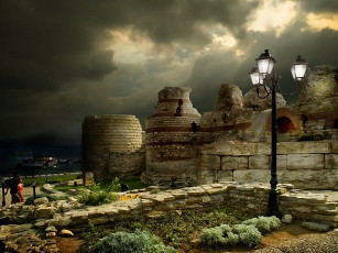 Картинка игорь сидоров неспокойно над старым городом города исторические архитектурные памятники