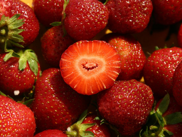 Обои картинки фото ильдар, гумеров, клубника, еда, земляника