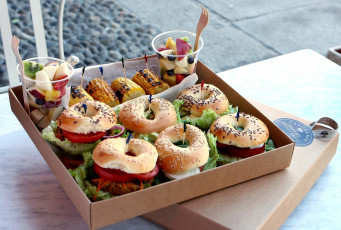 Картинка еда разное фрукты кукуруза бублики