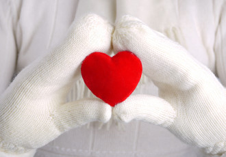 Картинка праздничные день+святого+валентина +сердечки +любовь сердечко варежки