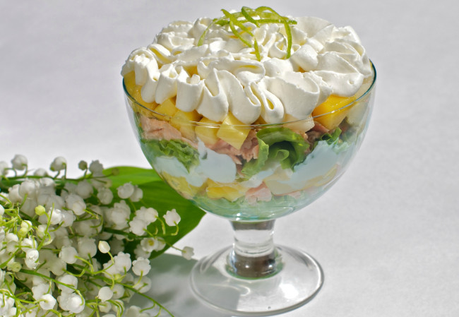 Обои картинки фото еда, салаты,  закуски, ландыши, салат