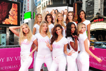 Картинка бренды victoria`s+secret улица футболки улыбки модели