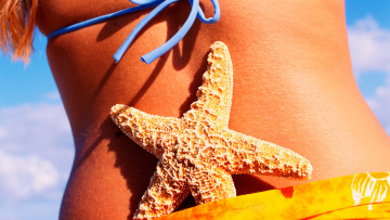 Картинка девушки -unsort+ женские+прелести морская звезда тело купальник спина