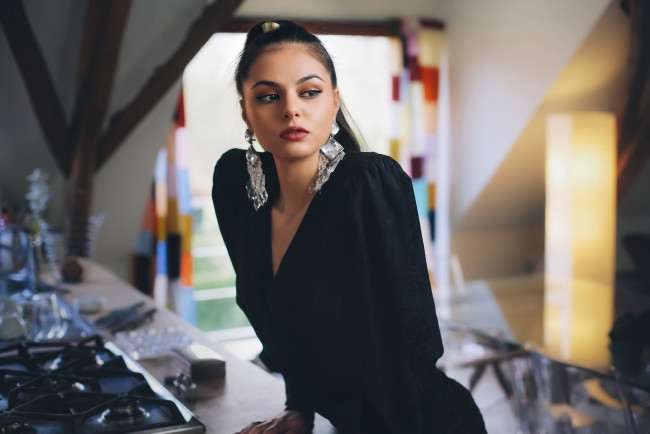 Обои картинки фото девушки, -unsort , брюнетки,  шатенки, лицо, взгляд