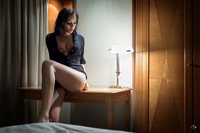 Обои картинки фото девушки, -unsort , брюнетки,  шатенки, взгляд, лицо