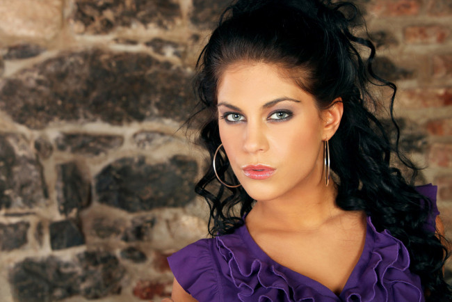 Обои картинки фото franceska gallardo, девушки, -unsort , лица,  портреты, портрет, лицо, брюнетка, модель, девушка, franceska, gallardo, valentina rossini, defrancesca