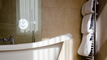 Картинка интерьер ванная+и+туалетная+комнаты полотенца ванна