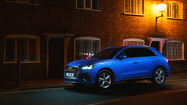 Обои картинки фото audi q3 35 tfsi s-line, автомобили, audi, ауди, город, улица, кроссовер, s, line, 35, tfsi, q3