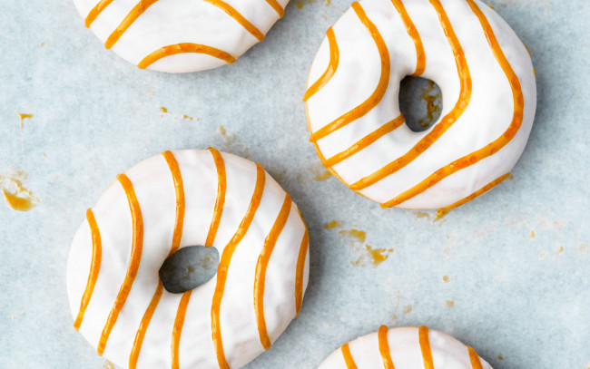 Обои картинки фото еда, хлеб,  выпечка, пончики