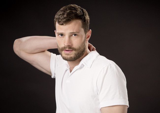 Обои картинки фото мужчины, jamie dornan, актер, борода, футболка