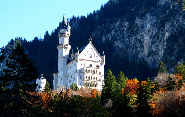 Обои картинки фото города, замок, нойшванштайн, германия, осень, башня