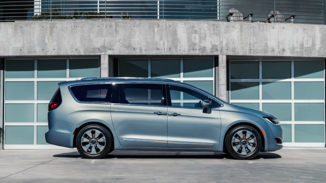 Обои картинки фото chrysler pacifica hybrid 2017, автомобили, chrysler, pacifica, hybrid, 2017