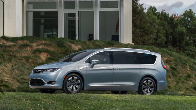 Обои картинки фото chrysler pacifica hybrid 2017, автомобили, chrysler, pacifica, hybrid, 2017