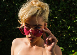 Картинка stefania+ferrario девушки stefania ferrario очки причёска plus size блондинка блонда модель полная девушка красотка поза фигура флирт взгляд макияж