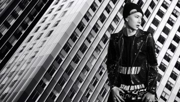 Картинка мужчины wang+yi+bo актер шапка куртка наряд блондин