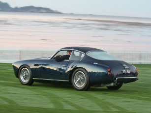 Картинка автомобили aston martin