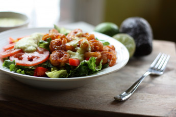 Картинка еда рыбные+блюда +с+морепродуктами салат креветки зелень