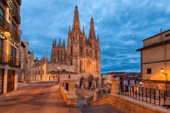 Картинка catedral+de+burgos +castillas+y+le& 243 города -+католические+соборы +костелы +аббатства храм