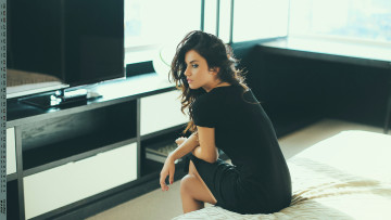 Картинка календари девушки профиль мебель