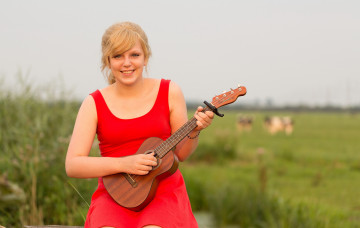 Картинка музыка -другое гитара девушка