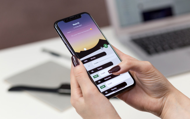 Обои картинки фото iphone x, бренды, iphone, x, смартфон, 4k, hi-tech, smartphone, hands, 10, apple, технологии, экран