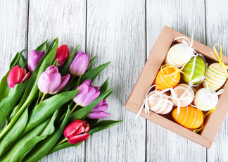 Картинка праздничные пасха цветы яйца colorful тюльпаны happy wood pink flowers tulips easter purple eggs decoration