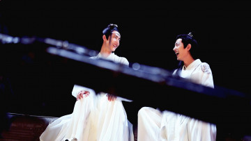 Картинка разное знаменитости ван ибо сяо чжан съемки смех