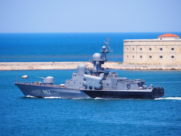 Обои картинки фото ракетный катер, корабли, катера, ракетный, катер, боевой, корабль, севастополь