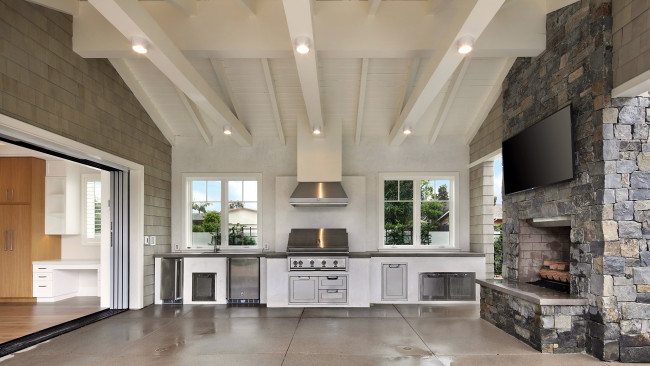 Обои картинки фото интерьер, кухня, печь, плита, телевизор