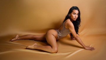 Картинка девушки zoe+deluxe zoe deluxe