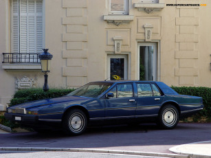 Картинка автомобили выставки уличные фото