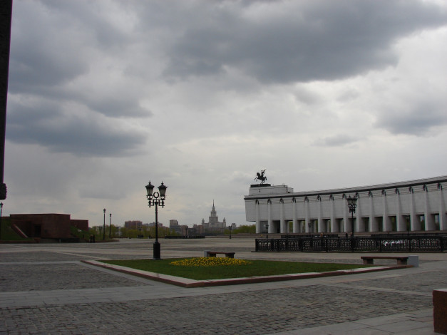 Обои картинки фото вид, на, мгу, вдалеке, города, москва, россия