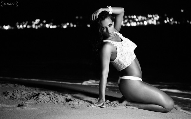 Обои картинки фото -Unsort Брюнетки Шатенки, kelly, девушки, unsort, брюнетки, шатенки, песок