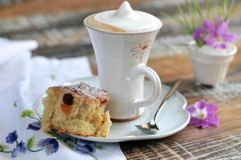 Картинка еда кофе +кофейные+зёрна булочка чашка