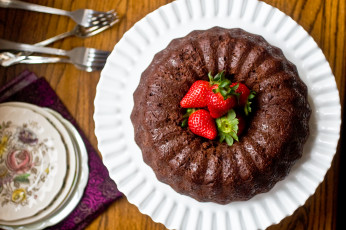 Картинка еда пирожные +кексы +печенье клубника кекс