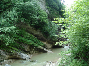 Картинка ущелье+гуамка природа горы кавказские