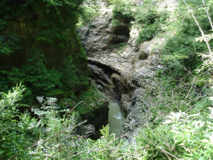 Картинка ущелье+гуамка природа горы кавказские