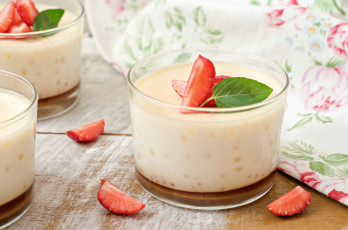 Картинка еда мороженое +десерты желе клубника стакан десерт панна кота