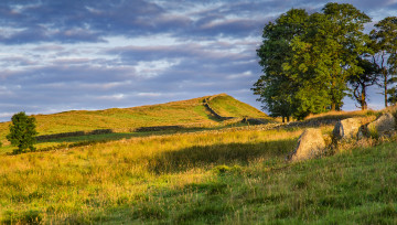 Картинка природа пейзажи холм стенка трава
