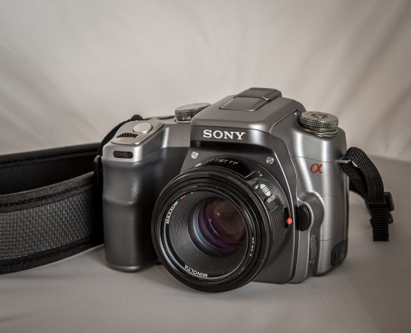 Обои картинки фото sony alpha 100, бренды, sony, фотокамера