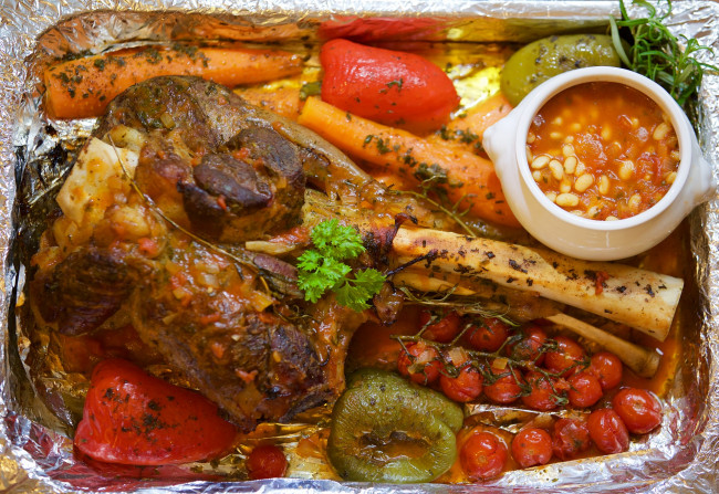 Обои картинки фото еда, мясные блюда, мясо, томаты, помидоры