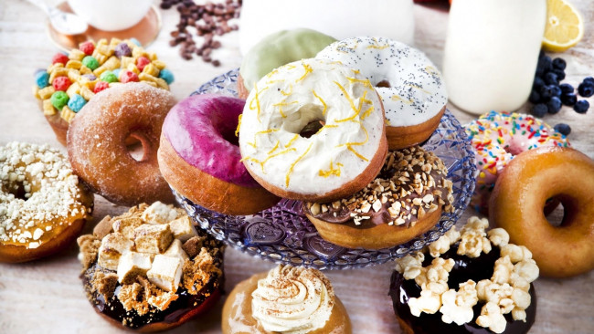 Обои картинки фото еда, хлеб,  выпечка, пончики