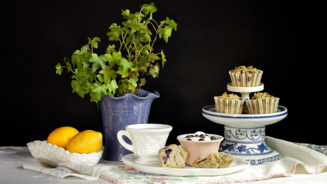 Обои картинки фото еда, натюрморт, десерт, кексы, лимоны