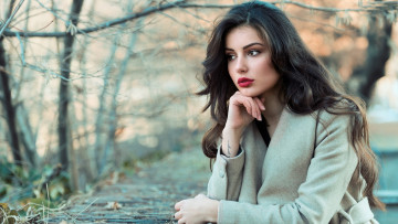 Картинка девушки -+брюнетки +шатенки брюнетка тату задумчивый вид ester merja