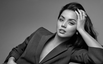 Картинка девушки ana+de+armas монохром