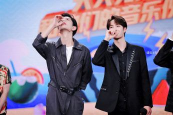 Картинка разное знаменитости ван ибо сяо чжань сцена