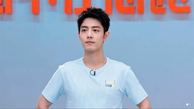 Обои картинки фото мужчины, xiao zhan, актер, футболка