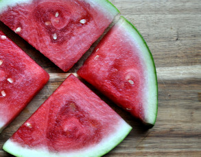 Картинка еда арбуз красный дольки